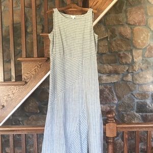 J.Jill Linen dress. Hangs loose. Comfy for summer. In great condition.